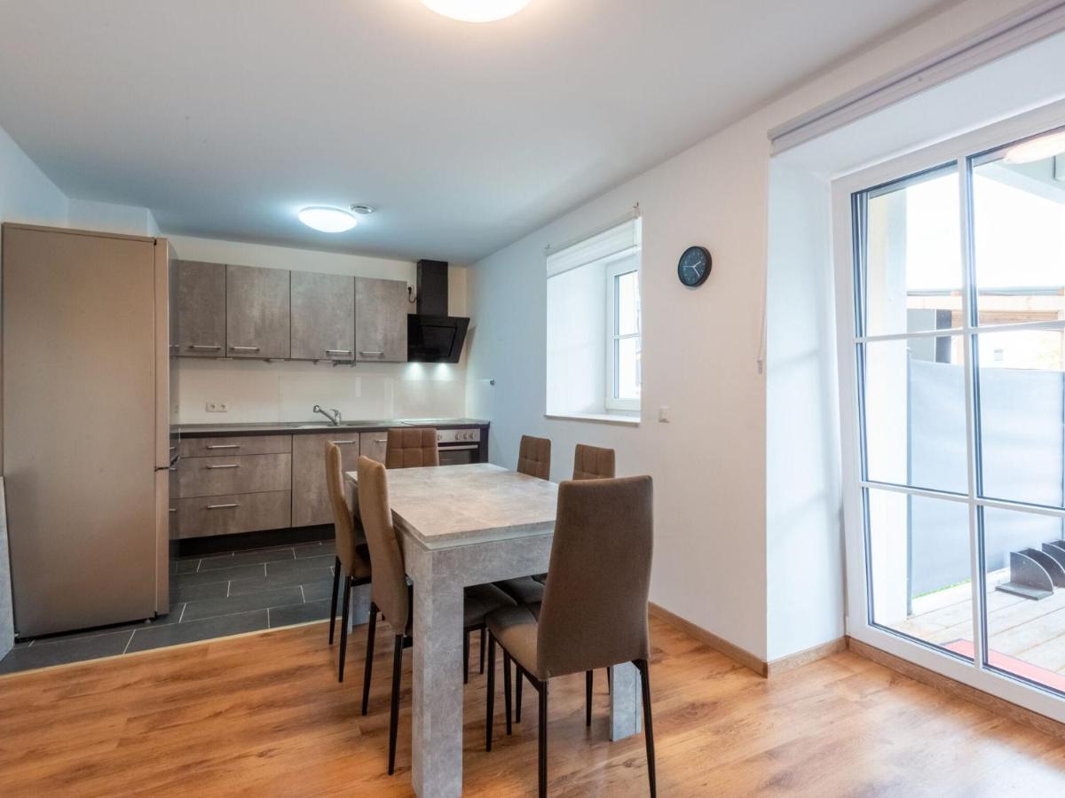 Apartment With Terrace In An Ideal Location Haunsheim Exteriör bild
