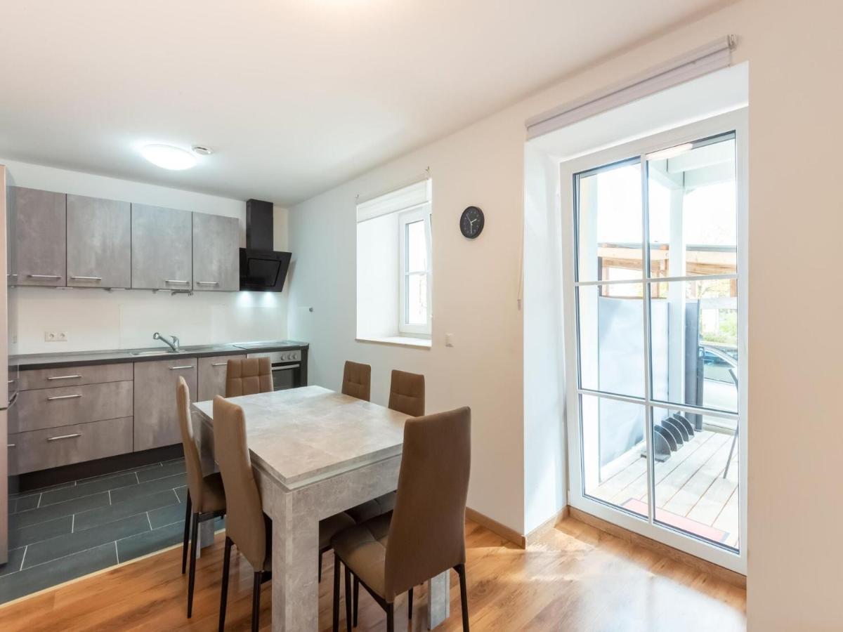 Apartment With Terrace In An Ideal Location Haunsheim Exteriör bild