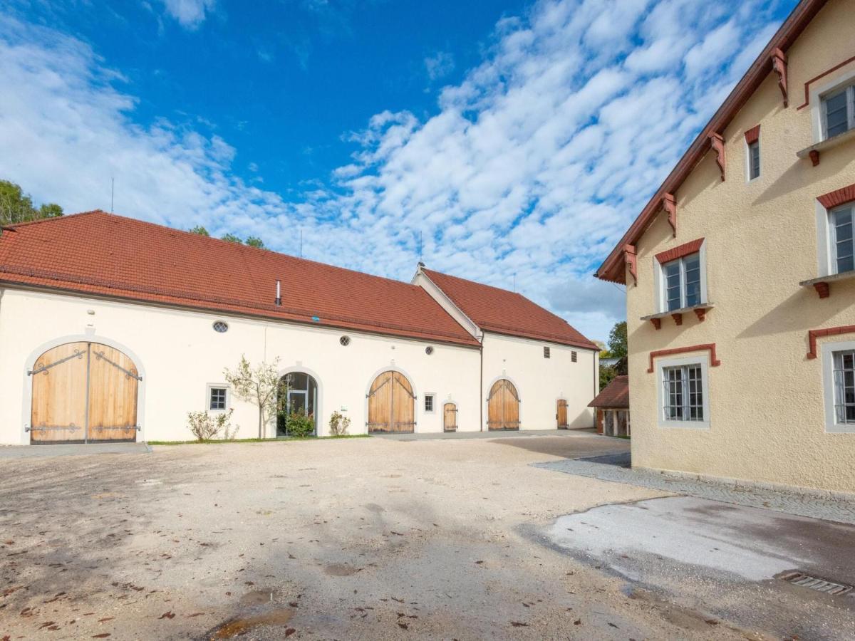 Apartment With Terrace In An Ideal Location Haunsheim Exteriör bild